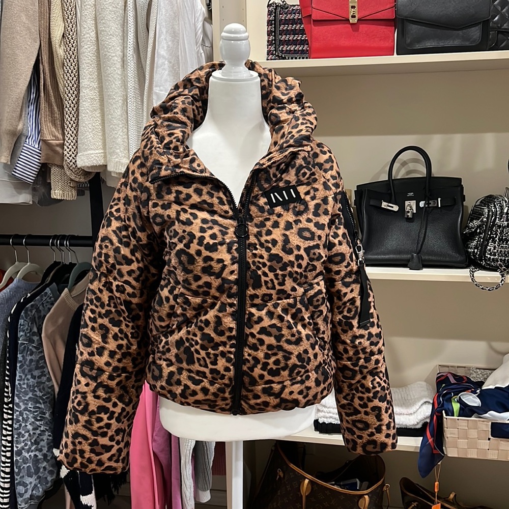 NVLT LEOPARD PUFFER JACKET
